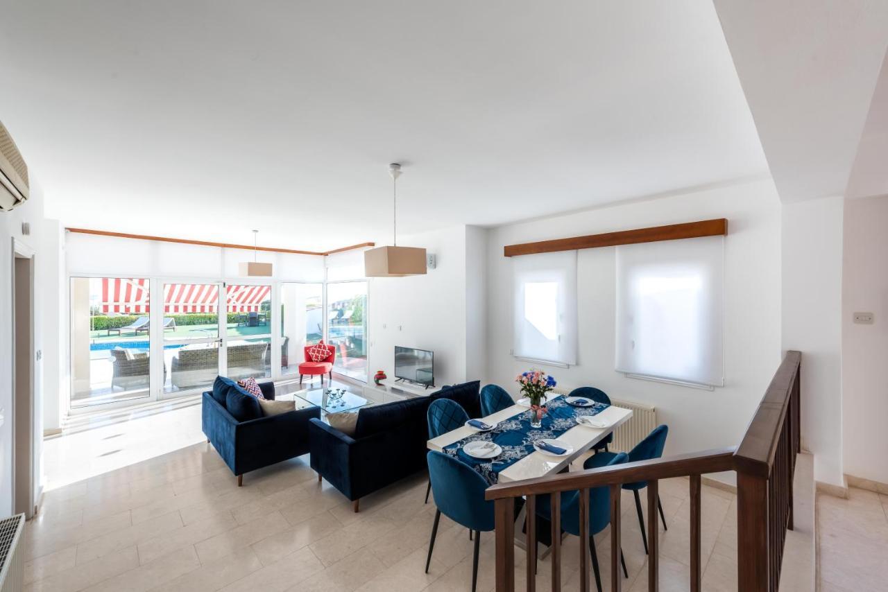Villa Marina Sunrise By Ezoria Villas Coral Bay Exterior photo