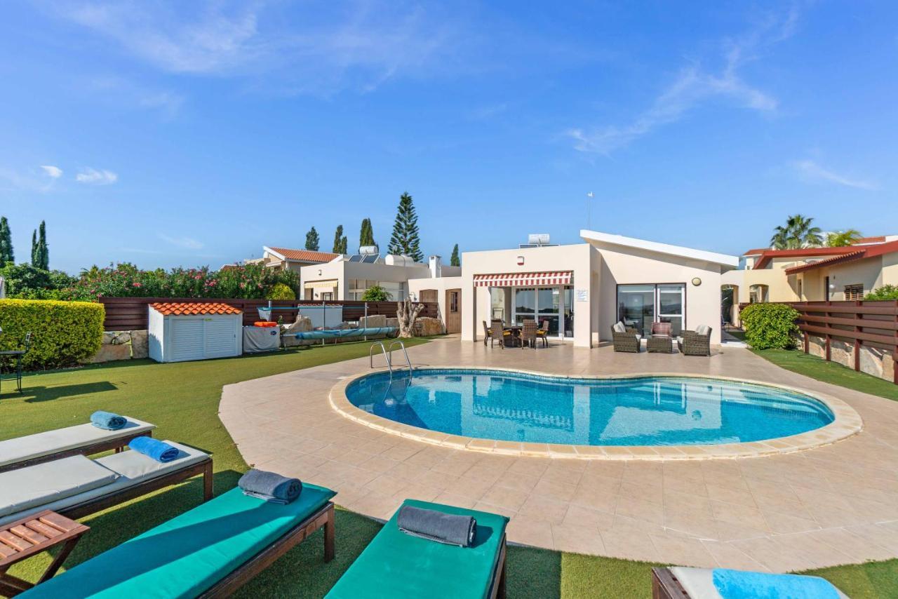 Villa Marina Sunrise By Ezoria Villas Coral Bay Exterior photo